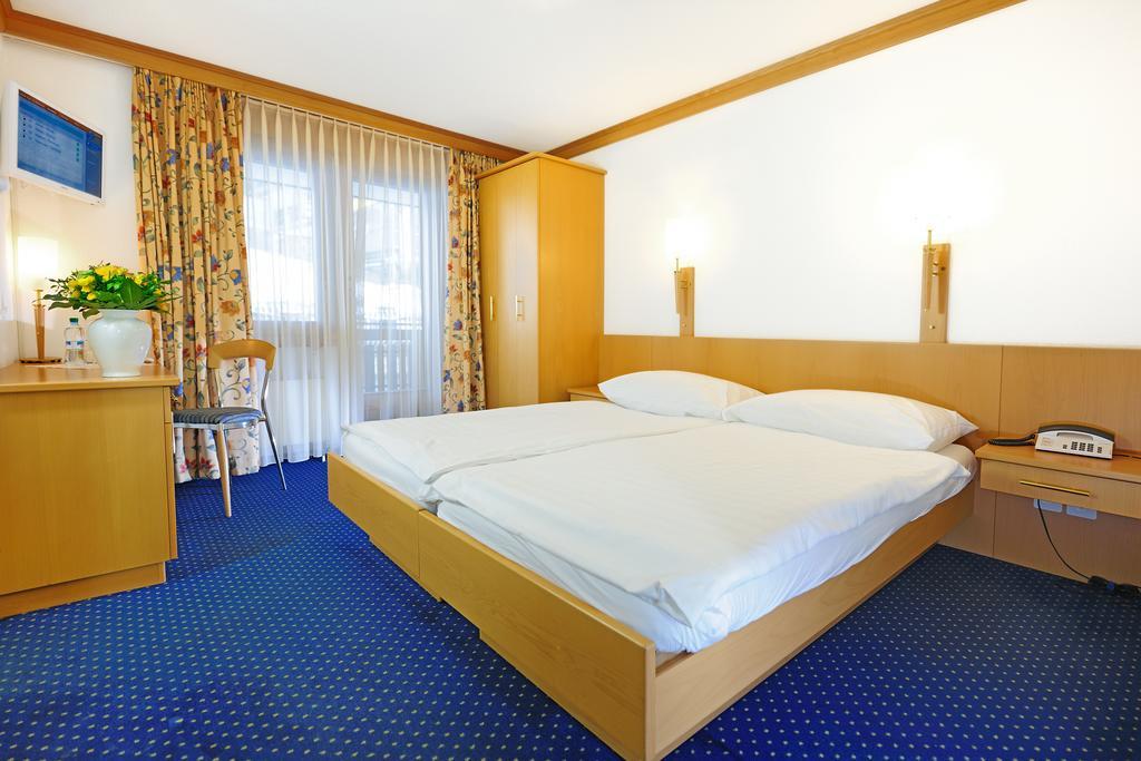 Alpenrose Hotel Цермат Стая снимка